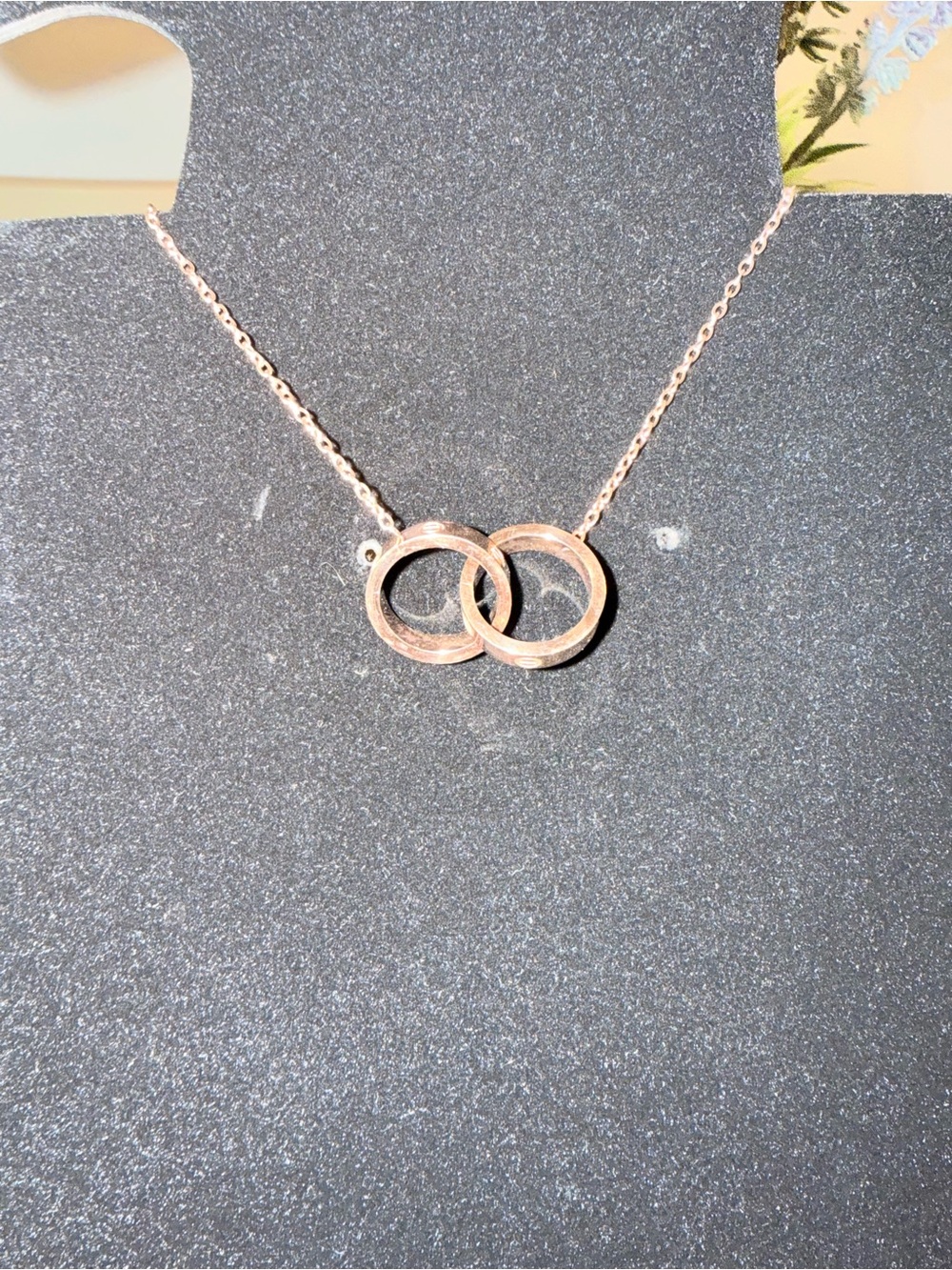 Interlocking Double Ring Necklace in Rose Gold